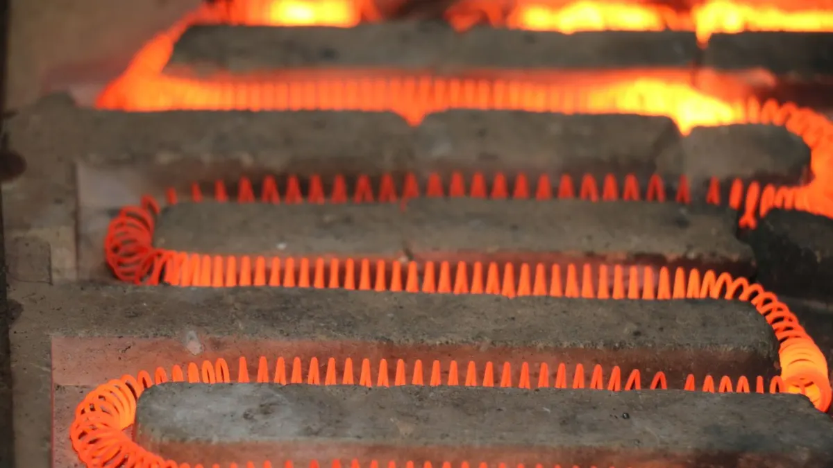 Resistencias eléctricas al rojo vivo, el calor de una vitrocerámica radiante